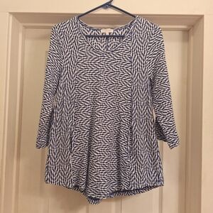 Habitat Blue and White Patterned Women's Top Size Small
